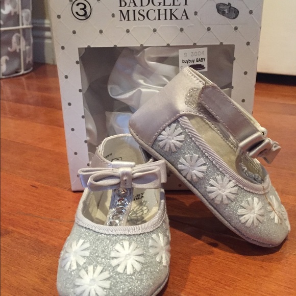 Badgley Mischka Other - Badgley Mischka Baby Bow Tie Shoes